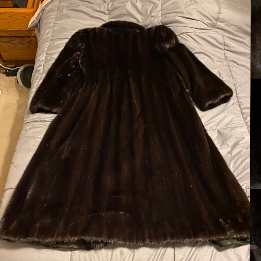 Gorgeous vintage dark brown GENUINE MINK coat